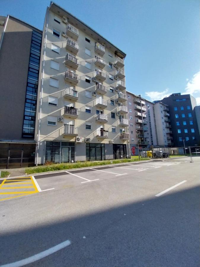 Apartment Relax With Infrared Sunshower Varaždin Exterior foto
